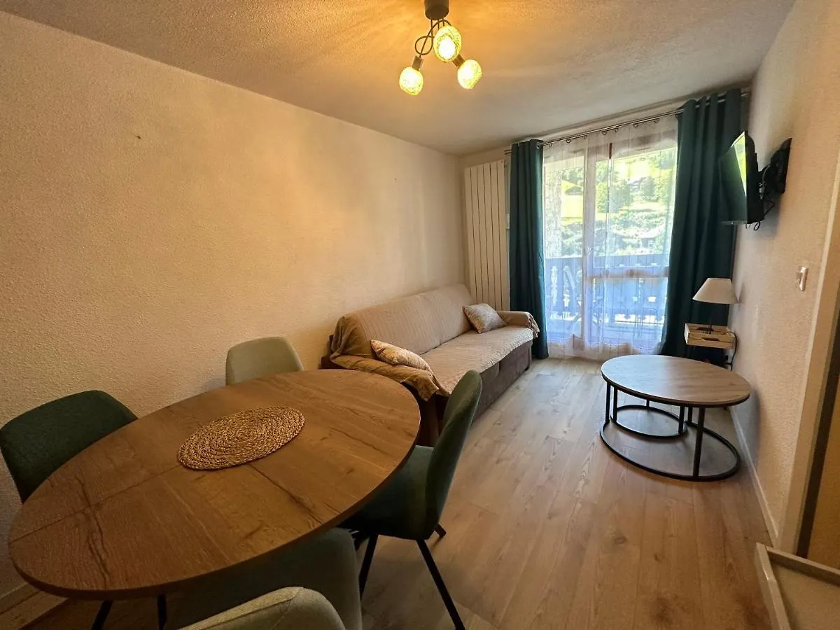 Appartement Renove Plein Centre, 4 Personnes, 1 Chambre, 1 Coin Montagne - Vli37 contacts